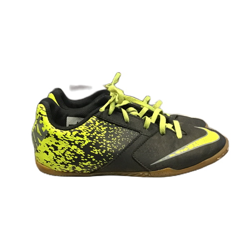 Vist Large View of Product Image Which is Used Nike BOMBAX IC Soccer Indoor Shoes Black Junior 03