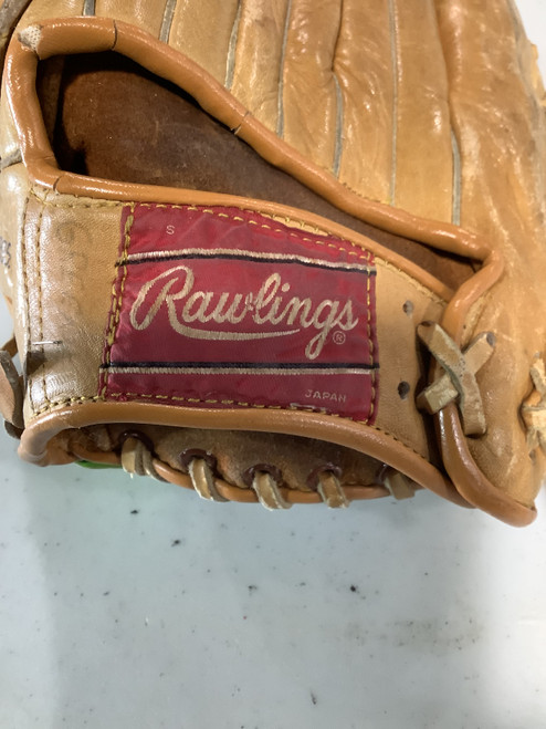 Vist Large View of Product Image Which is Rawlings Baseball and Softball Fielders Gloves