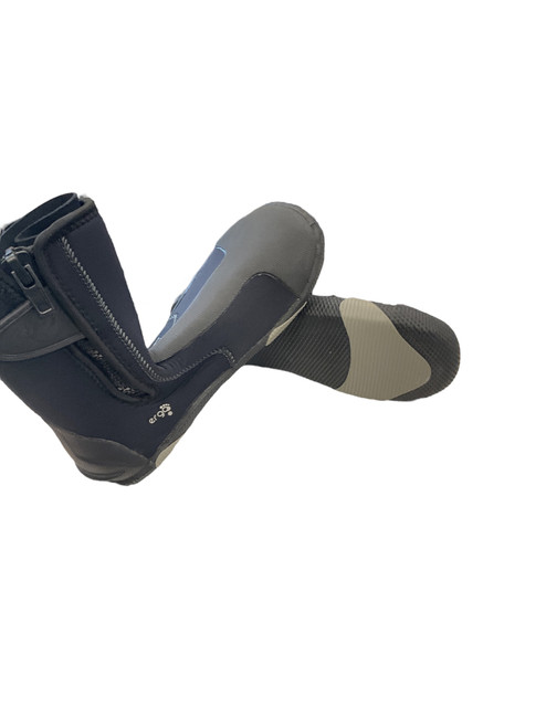 Vist Large View of Product Image Which is Used Aqua Lung Adult Footwear Black Senior 10