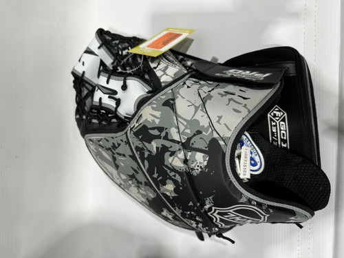 Vist Large View of Product Image Which is Used Franklin GO 1300 Senior Goalie Catcher White