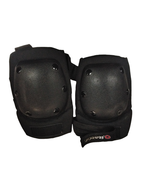 Vist Large View of Product Image Which is Used Razor Skateboard Kneepads Black MD 11866-S000017418