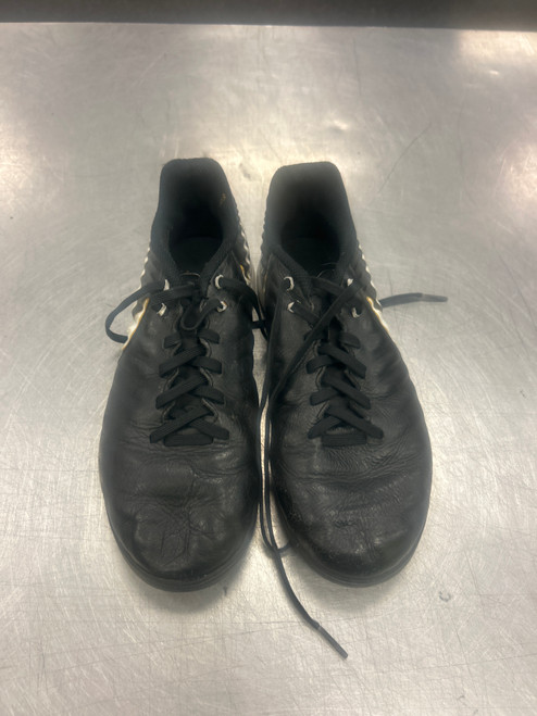 Vist Large View of Product Image Which is Used Nike Soccer Indoor Shoes Black Junior 05.5