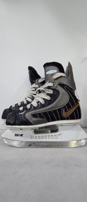 Vist Large View of Product Image Which is Used Nike IGNITE 7 Youth Hockey Skate Youth 13.0