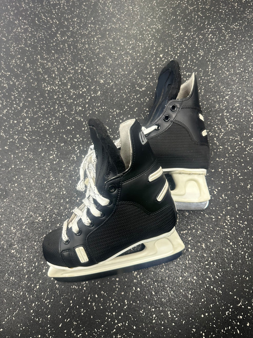 Vist Large View of Product Image Which is Used Chicago CHICAGO ICE HOCKEY SKATES YOUTH Junior Hockey Skate Junior 03