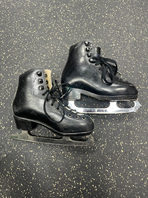 Vist Large View of Product Image Which is Used FIGURE Boys Figure Skate Black Junior 01