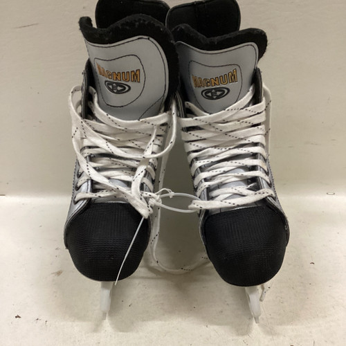 Vist Large View of Product Image Which is Used Easton MAGNUM Junior Hockey Skate Junior 01