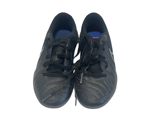 Vist Large View of Product Image Which is Used Nike JR LEGEND DV4354-040 Soccer Indoor Shoes Black Junior 02