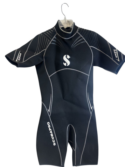 Used SCUBAPRO Definition Shorty 2.5mm Mens Spring Suit / Wetsuit Black XL 11731-S000127500