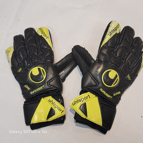 Vist Large View of Product Image Which is Used UHLSPORT Soccer Goalie Gloves Yellow 9 11878-S000011148