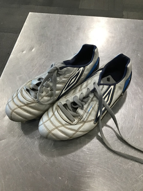 Used Umbro Soccer Cleats Grey Senior 7.5 11614-S000204468