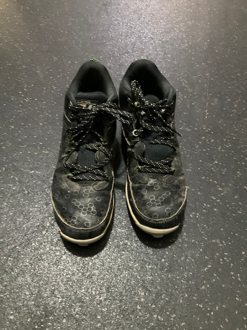 Vist Large View of Product Image Which is Used Under Armour Jr FB Cleats Black Junior 05