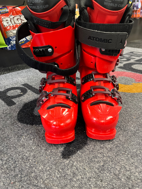 Vist Large View of Product Image Which is Used Atomic REDSTER STI 90 LC Mens DH Ski Boot Red 260 MP - M08 - W09