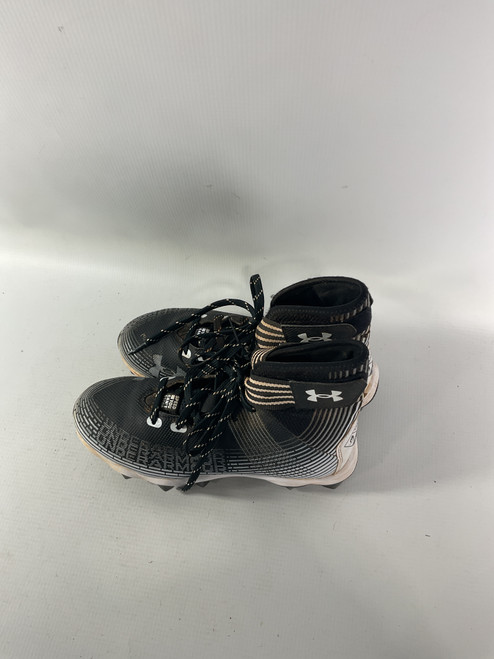 Vist Large View of Product Image Which is Used Under Armour Jr FB Cleats Black Junior 04