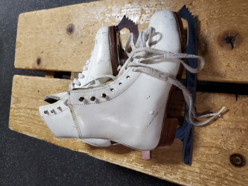 Vist Large View of Product Image Which is Used Riedell 34 SZ 3.5 Girls Figure Skate White Junior 03.5
