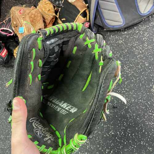 Vist Large View of Product Image Which is Used Rawlings PLAY MARKER BB/SB Glove RH Throw Black 11"