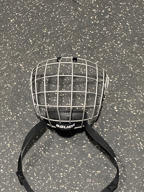 Used Bauer Hockey Wire Mask Grey SM 11472-S000137385