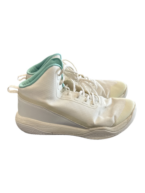 Vist Large View of Product Image Which is Basketball shoes