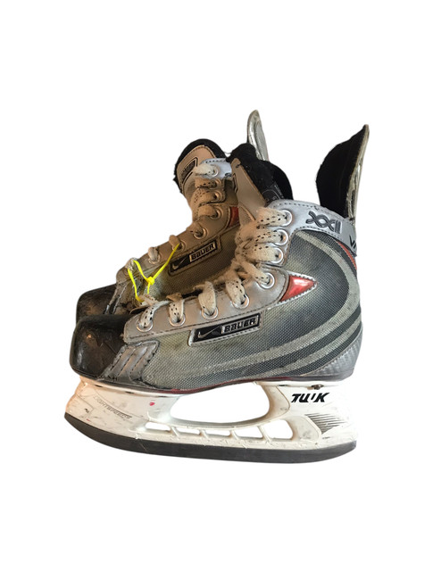 Vist Large View of Product Image Which is Used Bauer VAPOR Junior Hockey Skate Junior 01.5