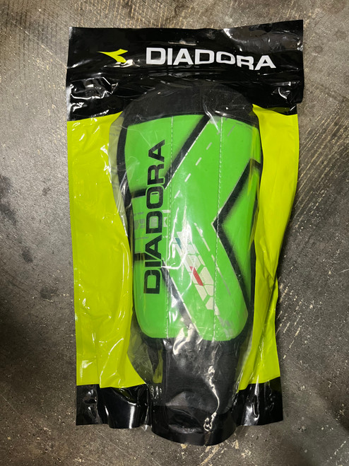 Used Diadora Soccer Shin Guards Adult Green LG 11774-S000078520