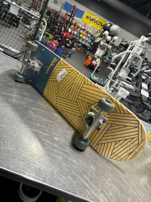 Used Retrospec SKATEBOARD Complete Skateboard Navy Blue 8" 11825-S000028532