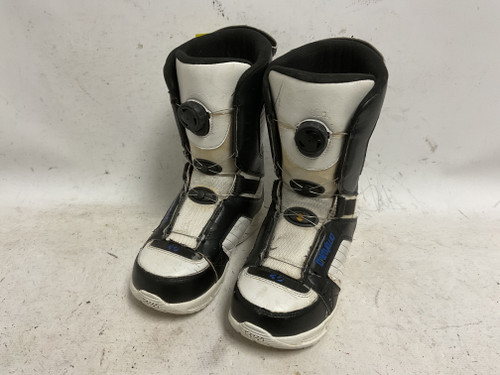 Vist Large View of Product Image Which is Used ThirtyTwo KIDS BOA Boys Snowboard Boots White/Black/Royal Junior 05 11855-S000178848