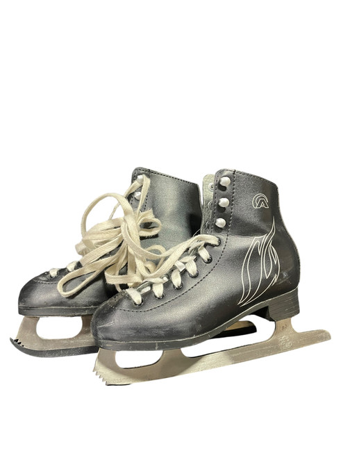 Vist Large View of Product Image Which is Used Lake Placid LP200B Boys Figure Skate Black Junior 02