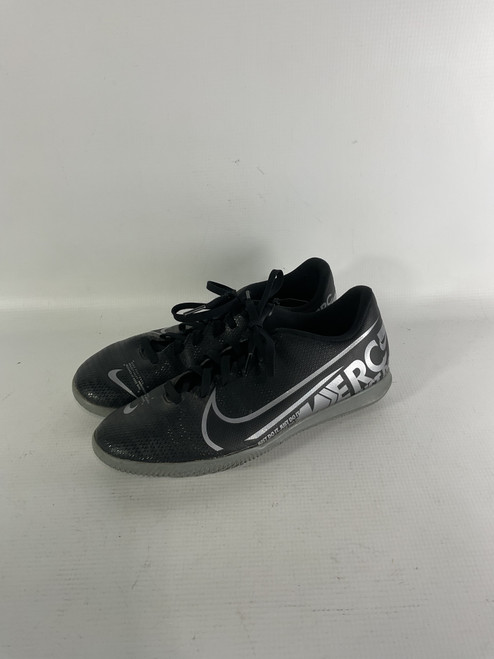 Vist Large View of Product Image Which is Used Nike Soccer Indoor Shoes Black Senior 6.5