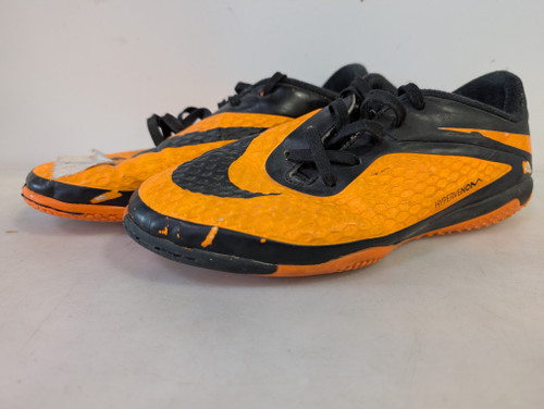 Vist Large View of Product Image Which is Used Nike Soccer Indoor Shoes Orange Junior 03