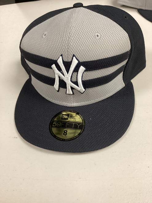 Vist Large View of Product Image Which is Used New Era 59 FIFTY YANKEE AL SIZE 8 CAP BB/SB Cap Grey And Navy Blue