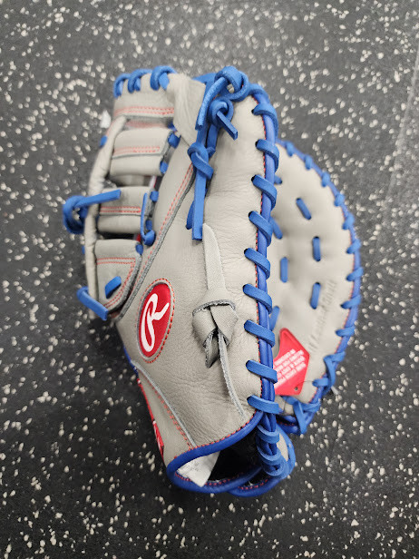 Vist Large View of Product Image Which is New Freddie Freeman FirstBaseman Yth 11.5