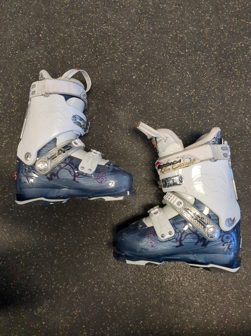 Vist Large View of Product Image Which is Used Nordica THE ARROW Womens DH Ski Boot White 255 MP - M07.5 - W08.5