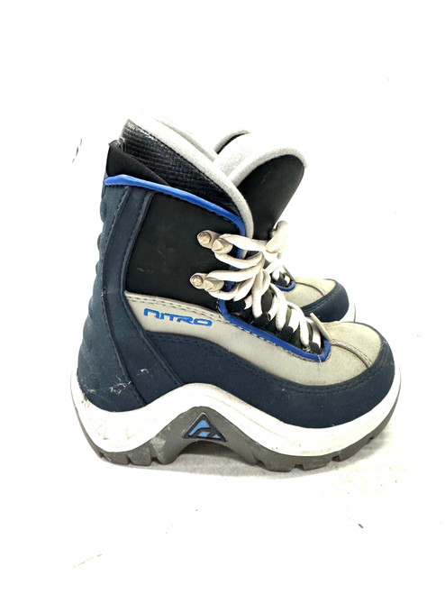 Vist Large View of Product Image Which is Used Nitro BOOTS Boys Snowboard Boots Grey Junior 02