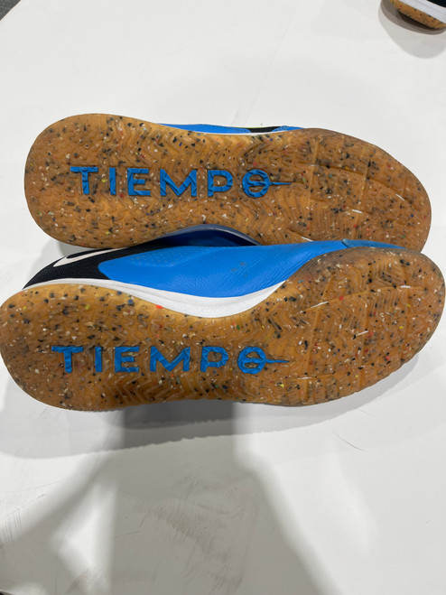 Vist Large View of Product Image Which is Used Nike Soccer Indoor Shoes None Senior 8