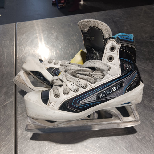 Vist Large View of Product Image Which is Used Bauer REACTOR 9000 Intermediate Goalie Skate Intermediate 4.0