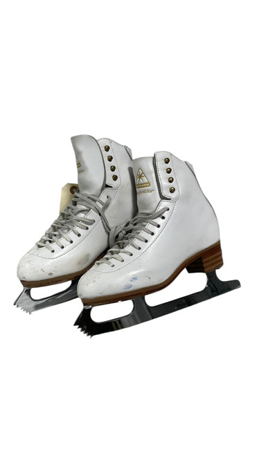 Vist Large View of Product Image Which is Used SOFT SKATE BY JACKSON WomensFigure Skate White Senior 7