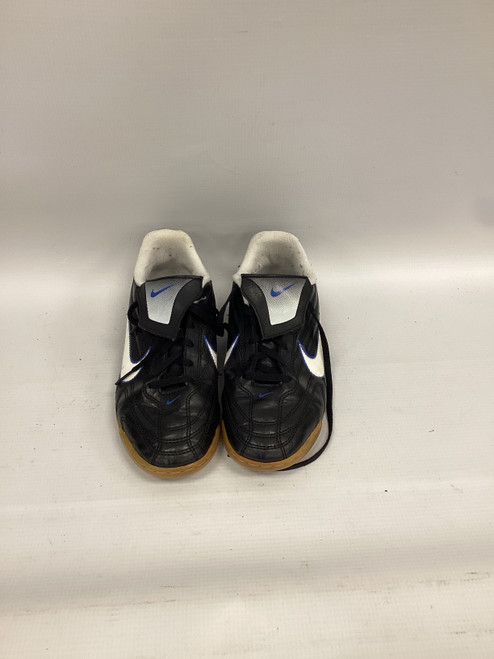 Vist Large View of Product Image Which is Used Nike Soccer Indoor Shoes Black Junior 03.5