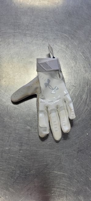 Vist Large View of Product Image Which is Used Under Armour BB/SB Youth Batting Glove