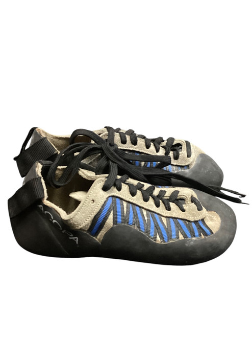 Vist Large View of Product Image Which is Used Climbing Shoes Junior 04
