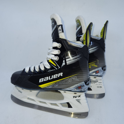 Vist Large View of Product Image Which is Used Bauer VAPOR X4 Junior Hockey Skate Junior 02 10589-S000410824