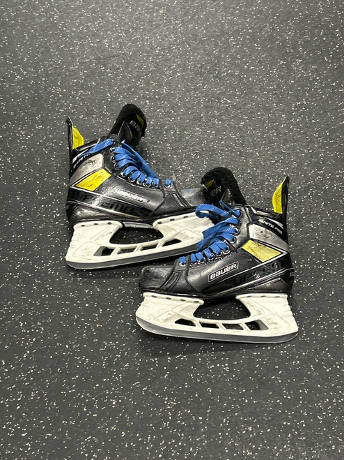 Vist Large View of Product Image Which is Used Bauer SUPREME IGNITE PRO Intermediate Hockey Skate Intermediate 6.5 11726-S000278055