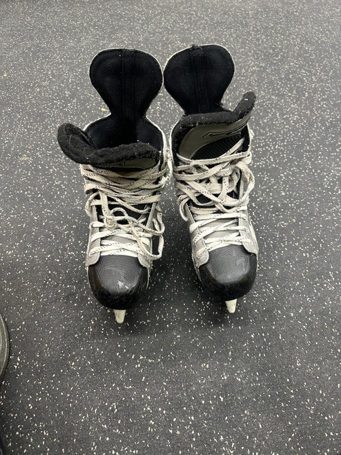 Vist Large View of Product Image Which is Used Bauer VAPER XVI Senior Hockey Skate Senior 6.5 11162-S000425067