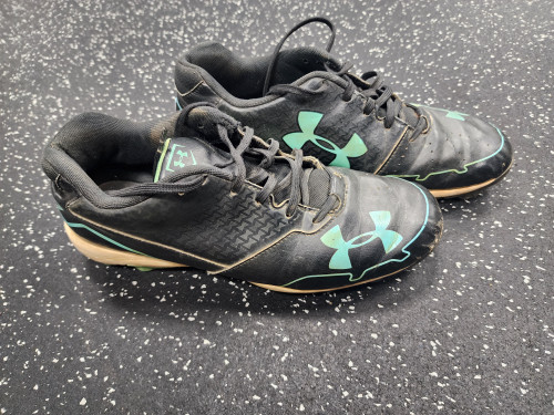 Vist Large View of Product Image Which is Used Under Armour C-LOW BB/SB Cleats Black Senior 9 11849-S000025683