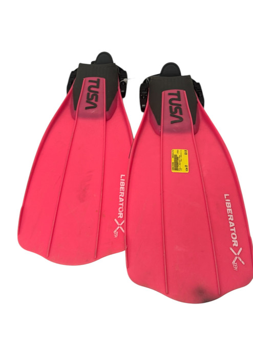 Used Tusa LIBERATOR XTEN Scuba Dive Fins Pink SM 11731-S000135086