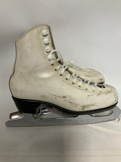 Vist Large View of Product Image Which is Used Risport LASER Girls Figure Skate White Junior 03