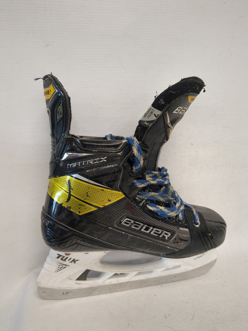 Vist Large View of Product Image Which is Used Bauer SUPREME MATRIX Senior Hockey Skate Senior 7 11821-S000024099