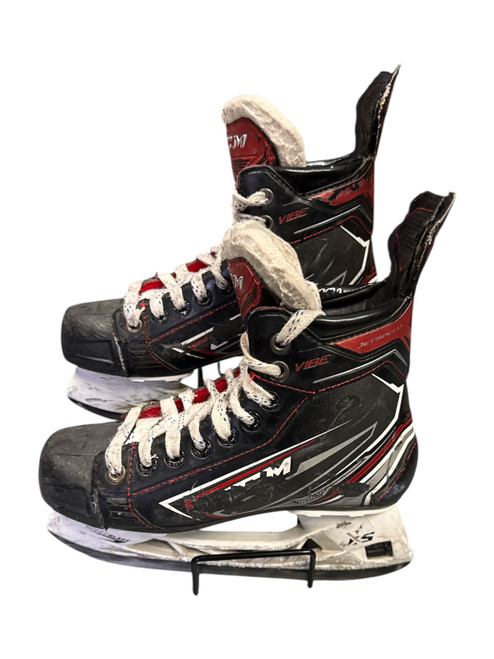 Used CCM JETSPEED VIBE Junior Hockey Skate Junior 04 11732-S000349989