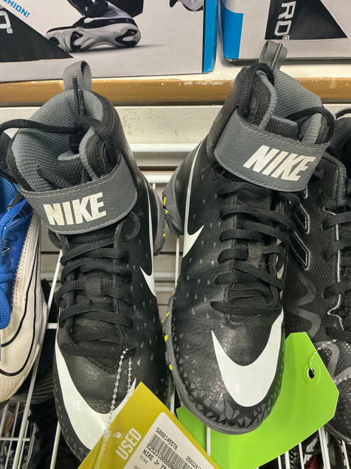Used Nike Jr FB Cleats Black Junior 01.5 11897-S000145578