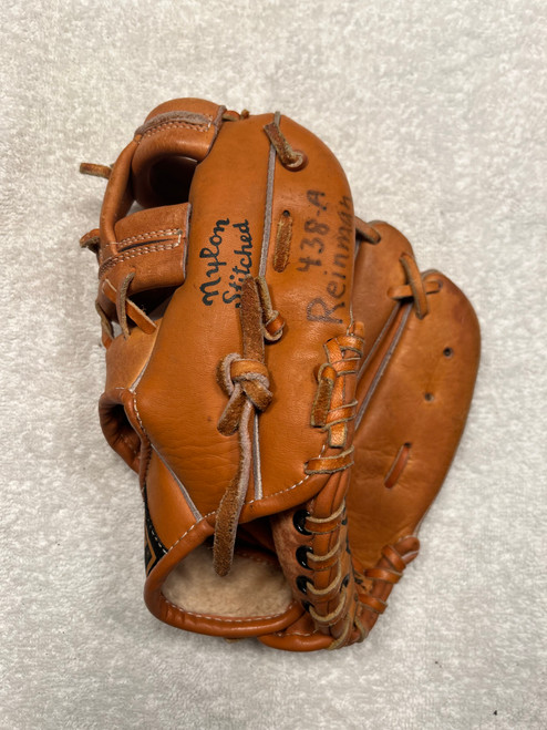 Vist Large View of Product Image Which is Used Wilson A2295 GEORGE BRETT Baseball Glove RH Throw Copper 10"