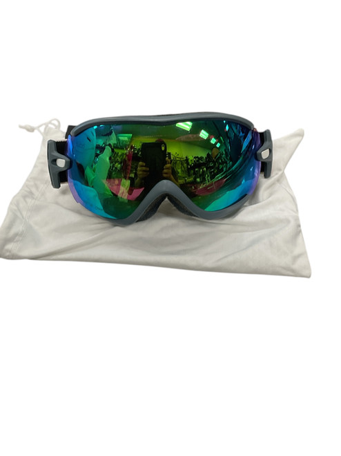 Vist Large View of Product Image Which is Used Smith Snow Goggles Adult White 11856-S000017681