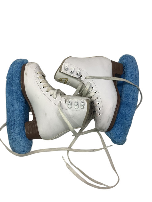 Vist Large View of Product Image Which is Used Jackson EXCEL Girls Figure Skate White Junior 02 11347-S000243374